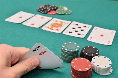 Who Plays First In Texas Holdem